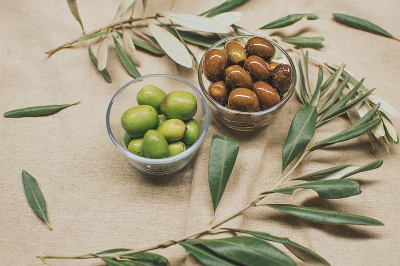 Fruité vert ou fruité mûr : quelle huile pour quelle recette méditerranéenne ?